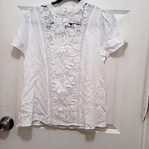 NWT ALL IN FAVOR WOMEN'S WHITE SHORT SLEEVE BLOUSE WITH EMBROIDERED INFRONT … - Picture 2 of 7